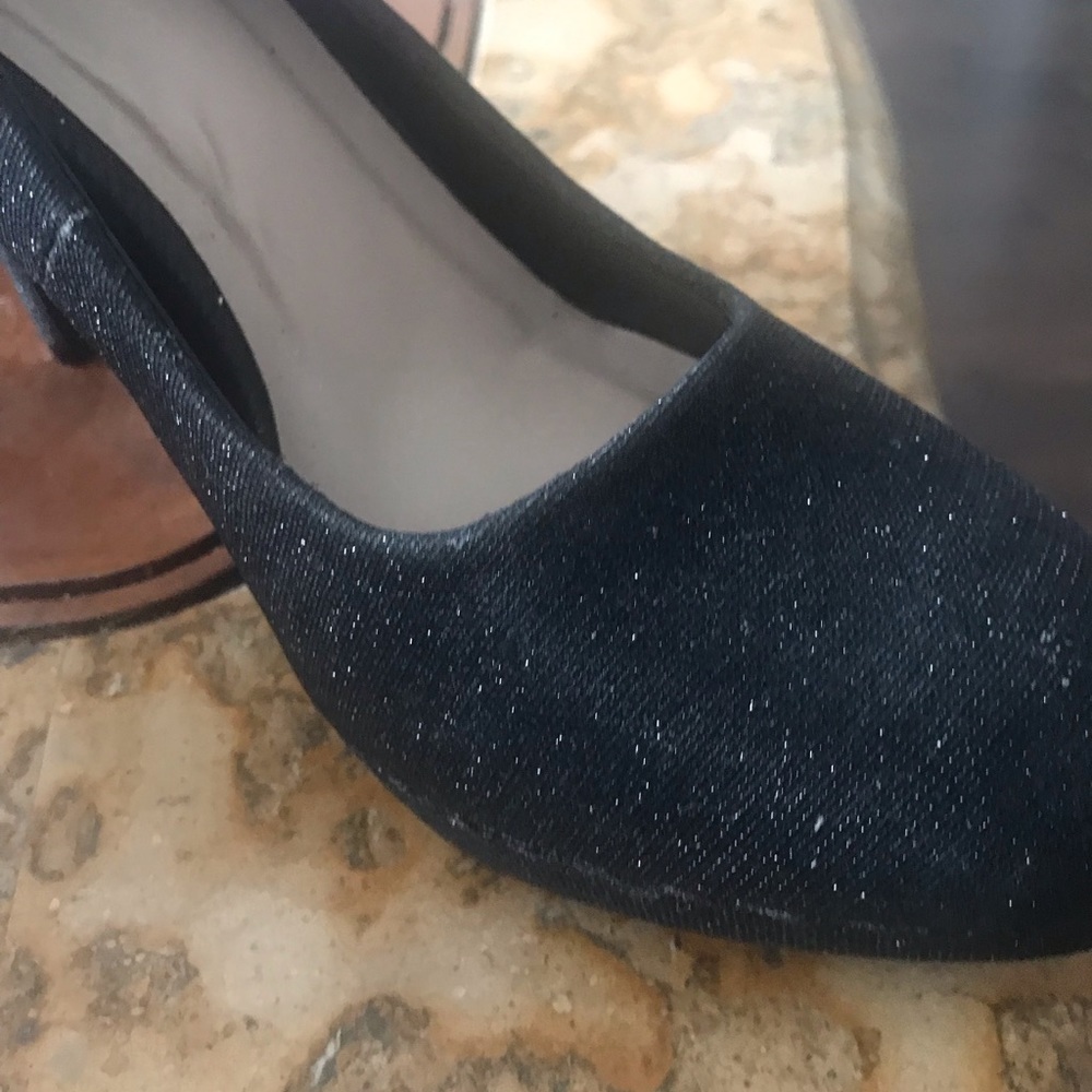 Le chateau black shiny heels size 10 for the holidays
